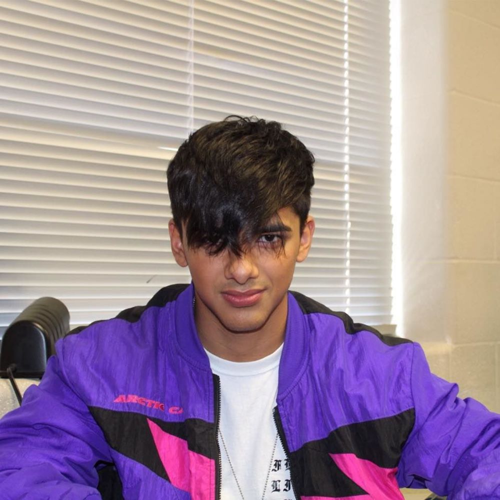 Meet your Posher, Elisha